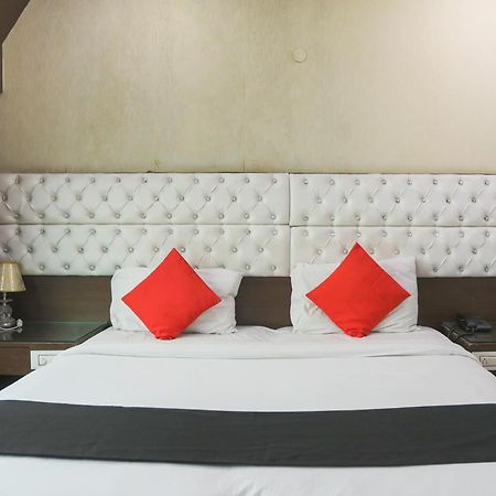 Hotel O Parktel Indirapuram Eksteriør billede
