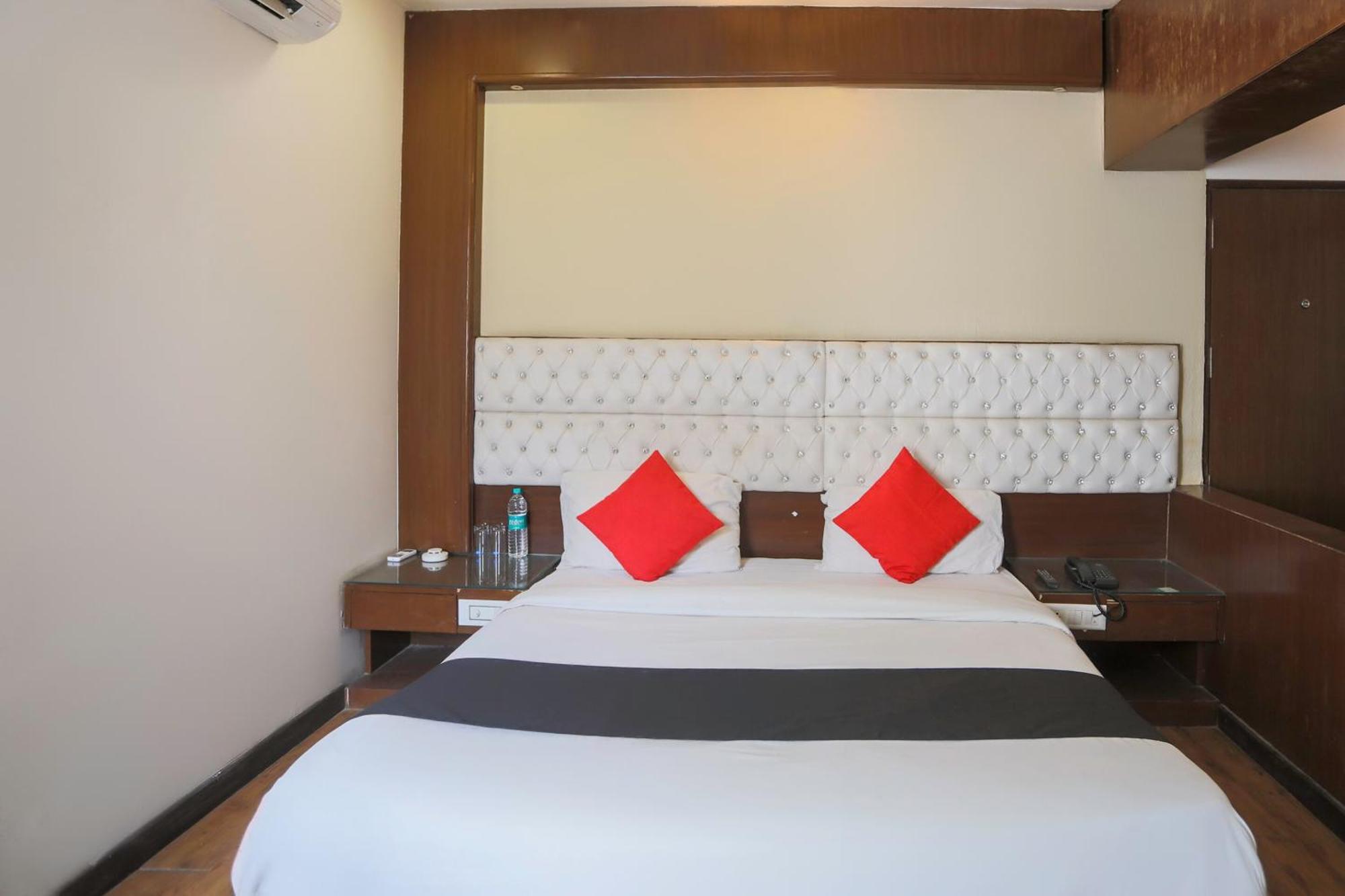 Hotel O Parktel Indirapuram Eksteriør billede