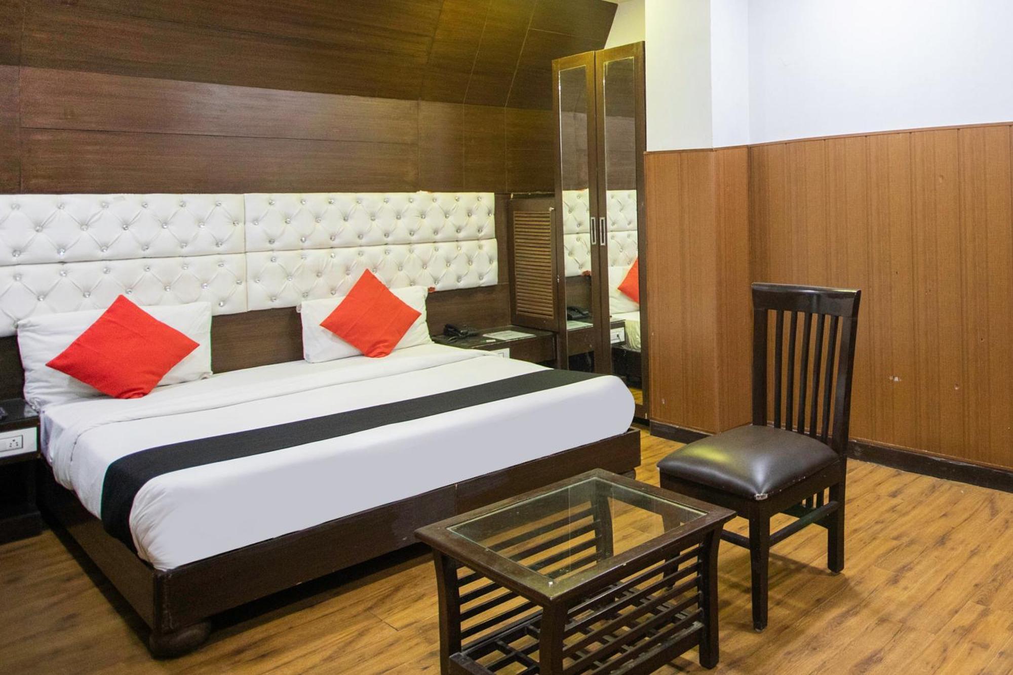 Hotel O Parktel Indirapuram Eksteriør billede