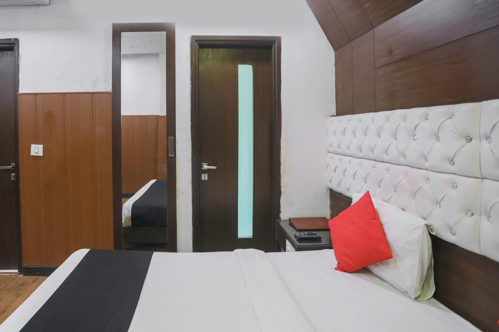 Hotel O Parktel Indirapuram Eksteriør billede