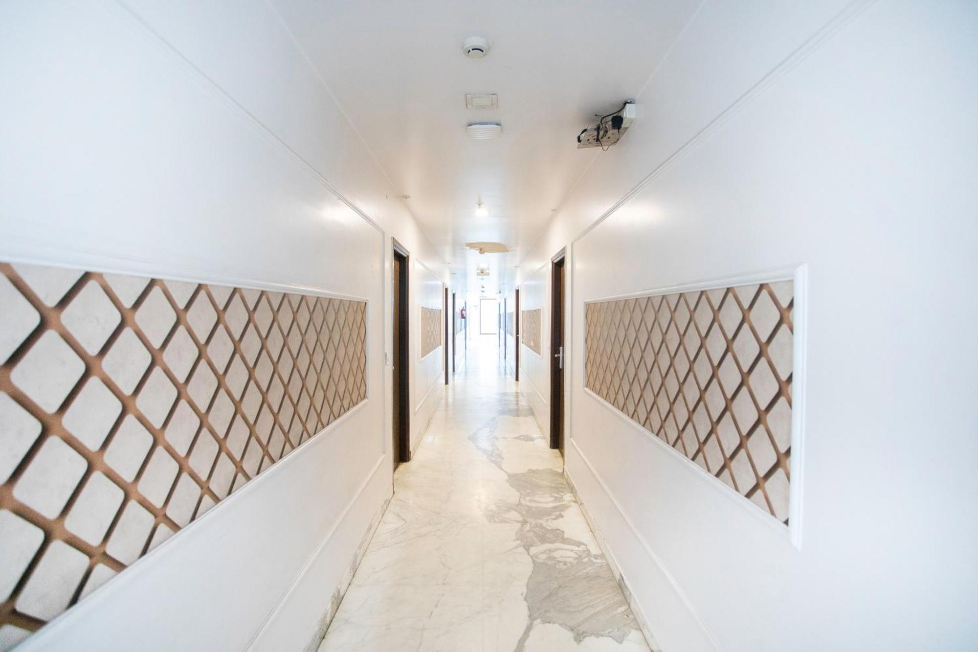 Hotel O Parktel Indirapuram Eksteriør billede